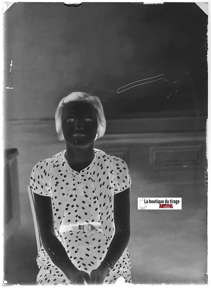 Portrait jeune fille, Plaque verre photo, négatif ancien noir & blanc 6x9 cm