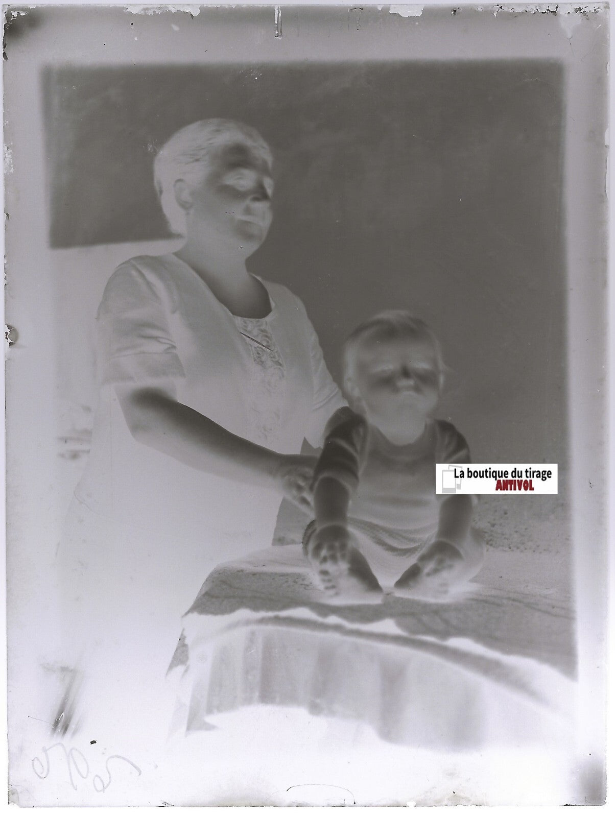 Femme, bébé, plaque verre photo ancienne, négatif noir & blanc 9x12 cm