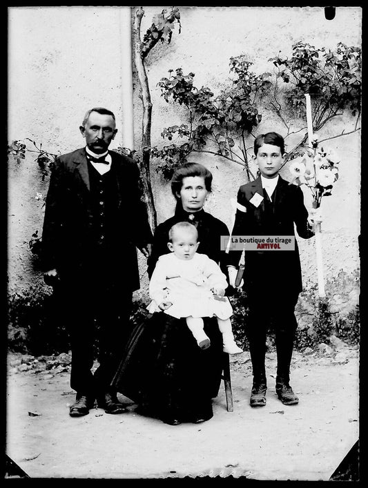 Plaque verre photo ancienne négatif noir et blanc 9x12 cm famille personnages