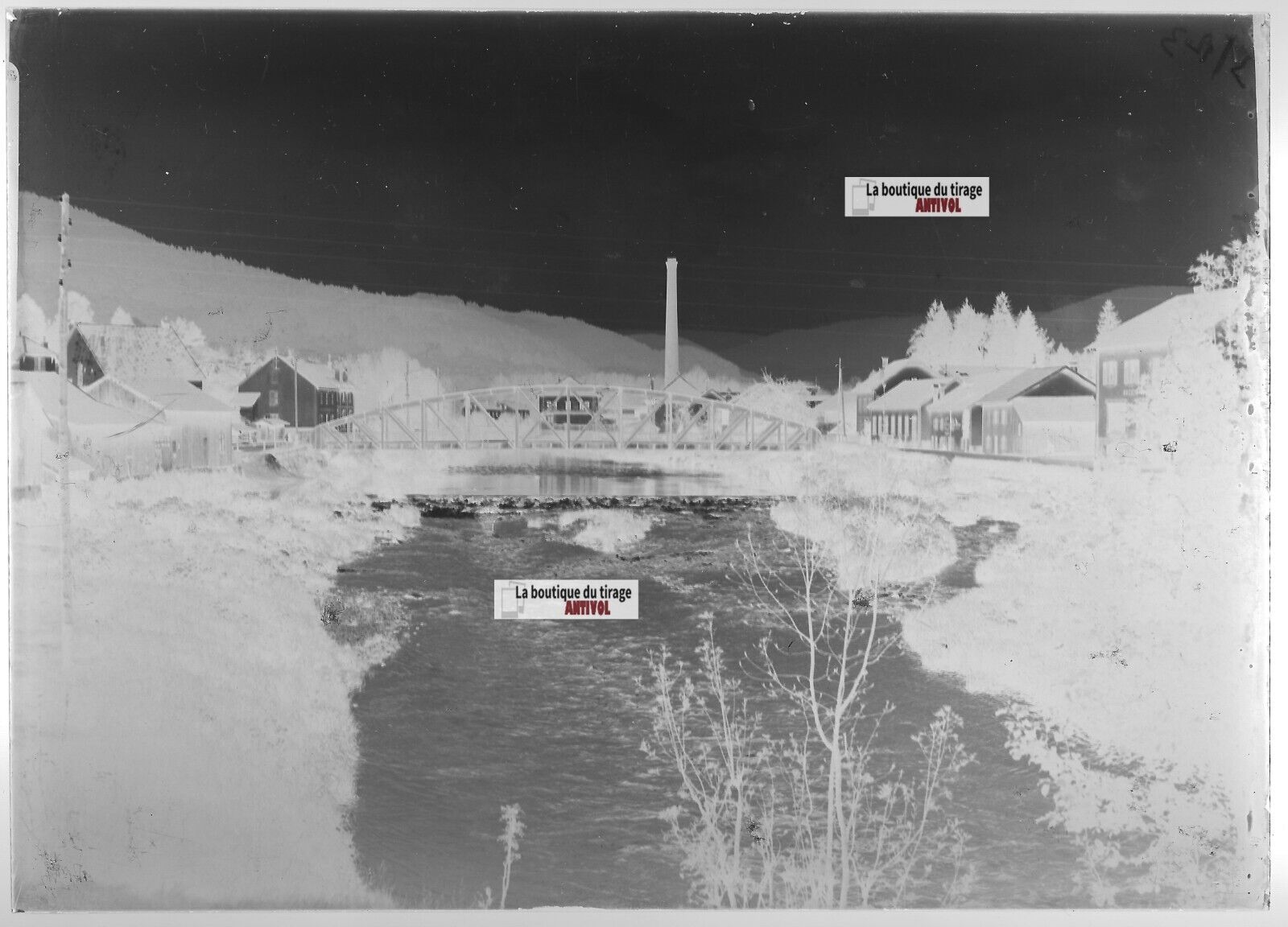 Plaque verre photo ancienne négatif noir et blanc 13x18 cm Vagney village eau