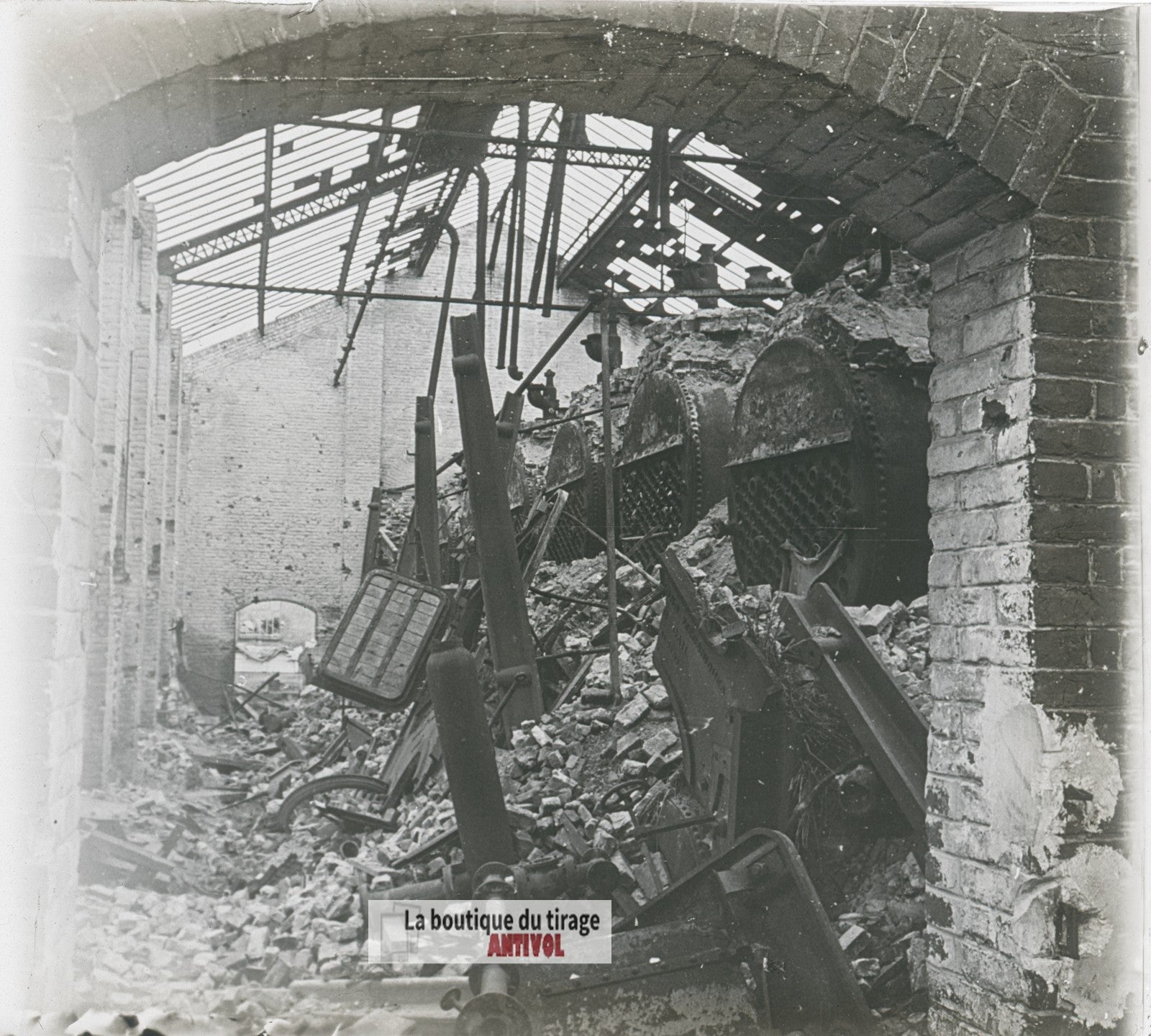 Usine bombardée, guerre WW1, plaque verre photo ancienne stéréo 6x13 cm