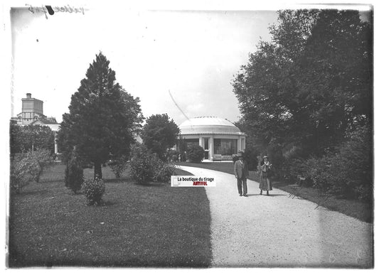 Plaque verre photo ancienne positif noir et blanc 13x18 cm Vittel personnages