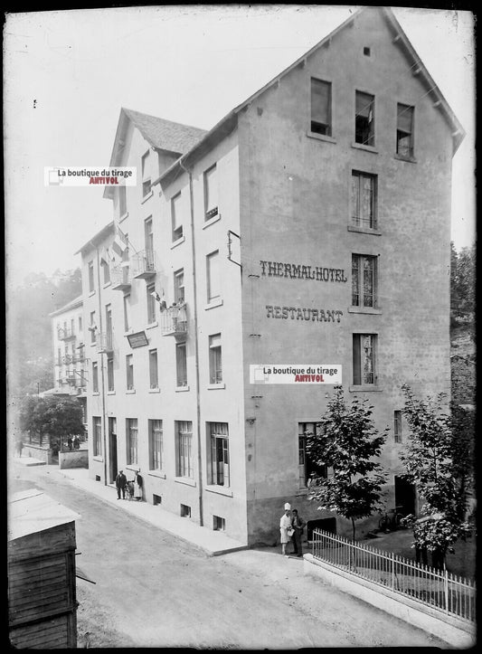 Plaque verre photo ancienne négatif noir et blanc 13x18 cm Saint-Nectaire hôtel