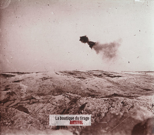 Mont Têtu, explosion d’obus, guerre WW1, plaque verre stéréo, photo 4,5x10,7 cm