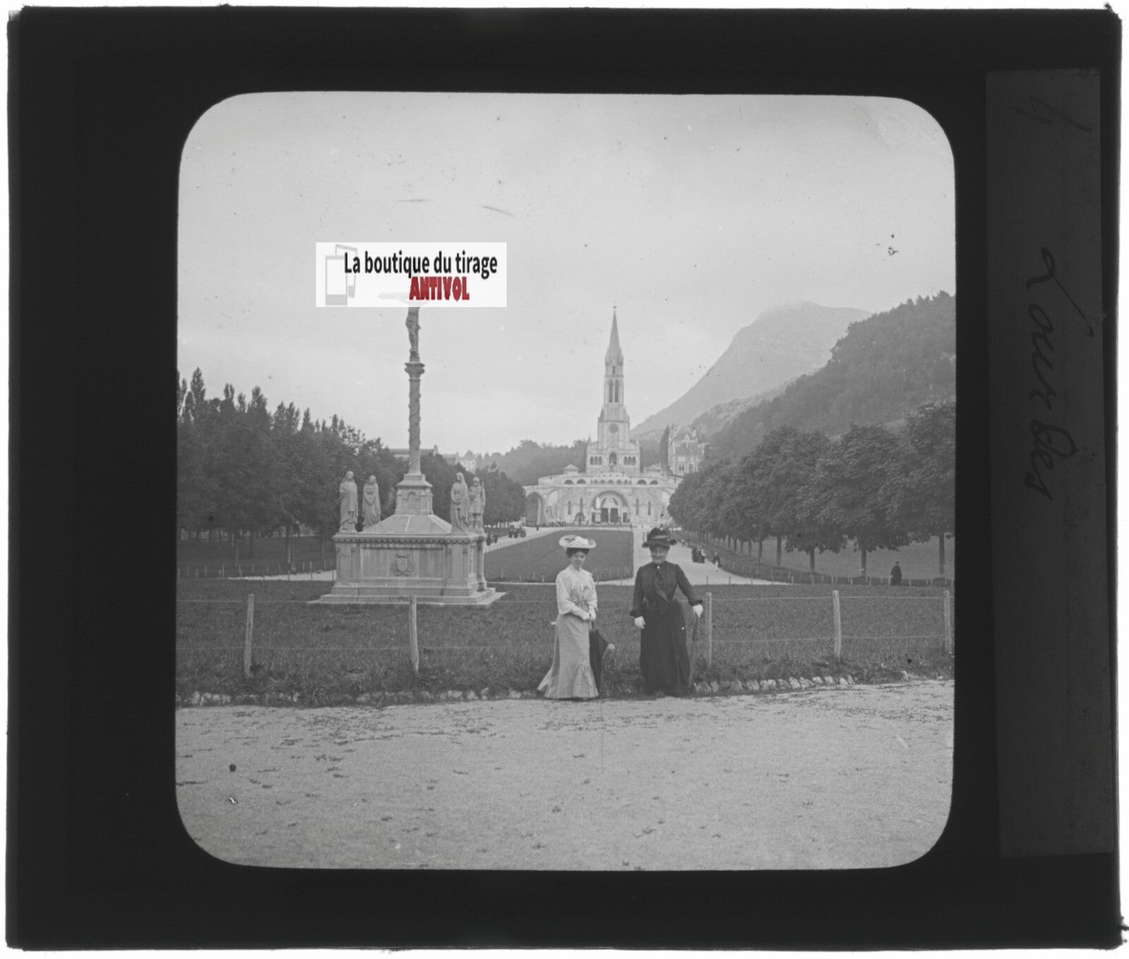 Basilique, Lourdes, photo plaque verre, noir et blanc, positif 8,5x10 cm