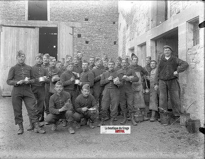 Soldats français en caserne, plaque verre, photo ancienne, négatif N&B 9x12 cm