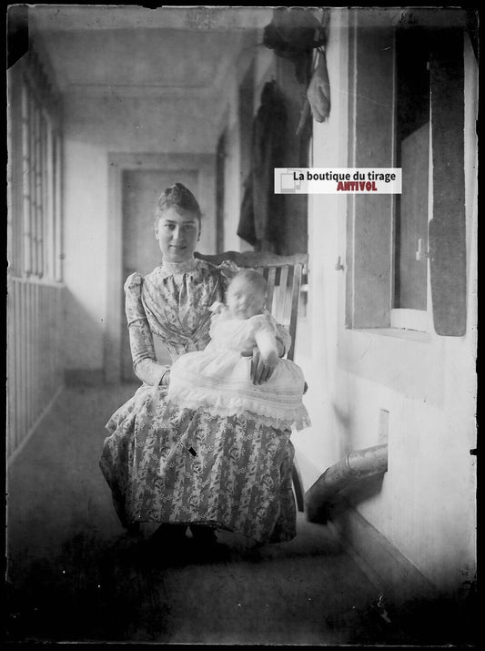 Plaque verre photo ancien négatif noir et blanc 9x12 cm maman enfant bébé France