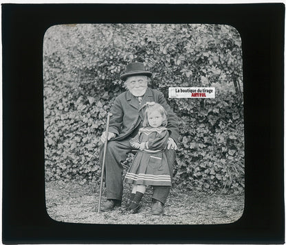 Enfant, personnages, photo plaque verre, noir & blanc, positif 8,5x10 cm