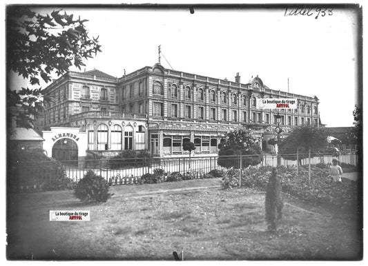 Plaque verre photo positif noir & blanc 13x18 cm Vittel Vosges café Terminus