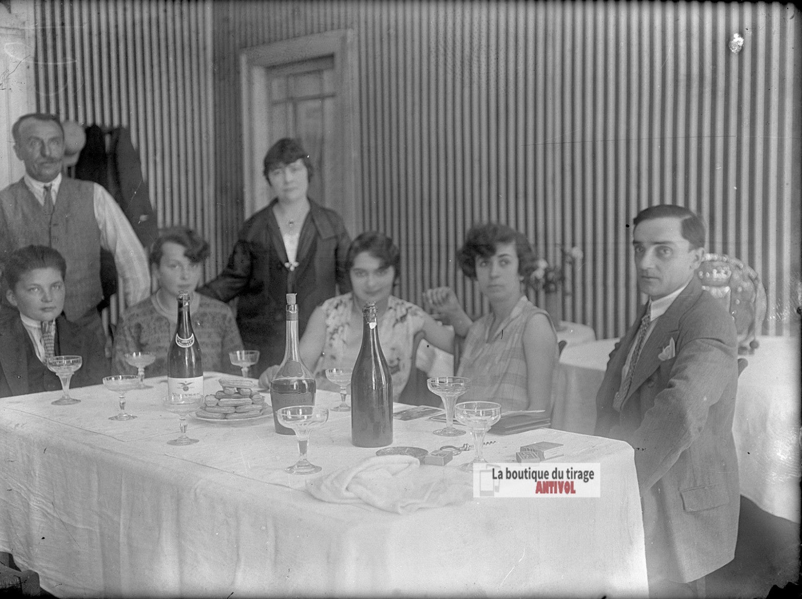 Réunion familiale, repas, vin, plaque verre photo ancienne, négatif 9x12 cm