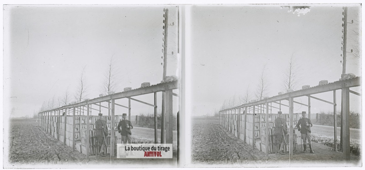 Abri de stockage, guerre WW1, plaque verre photo ancienne stéréo 6x13 cm