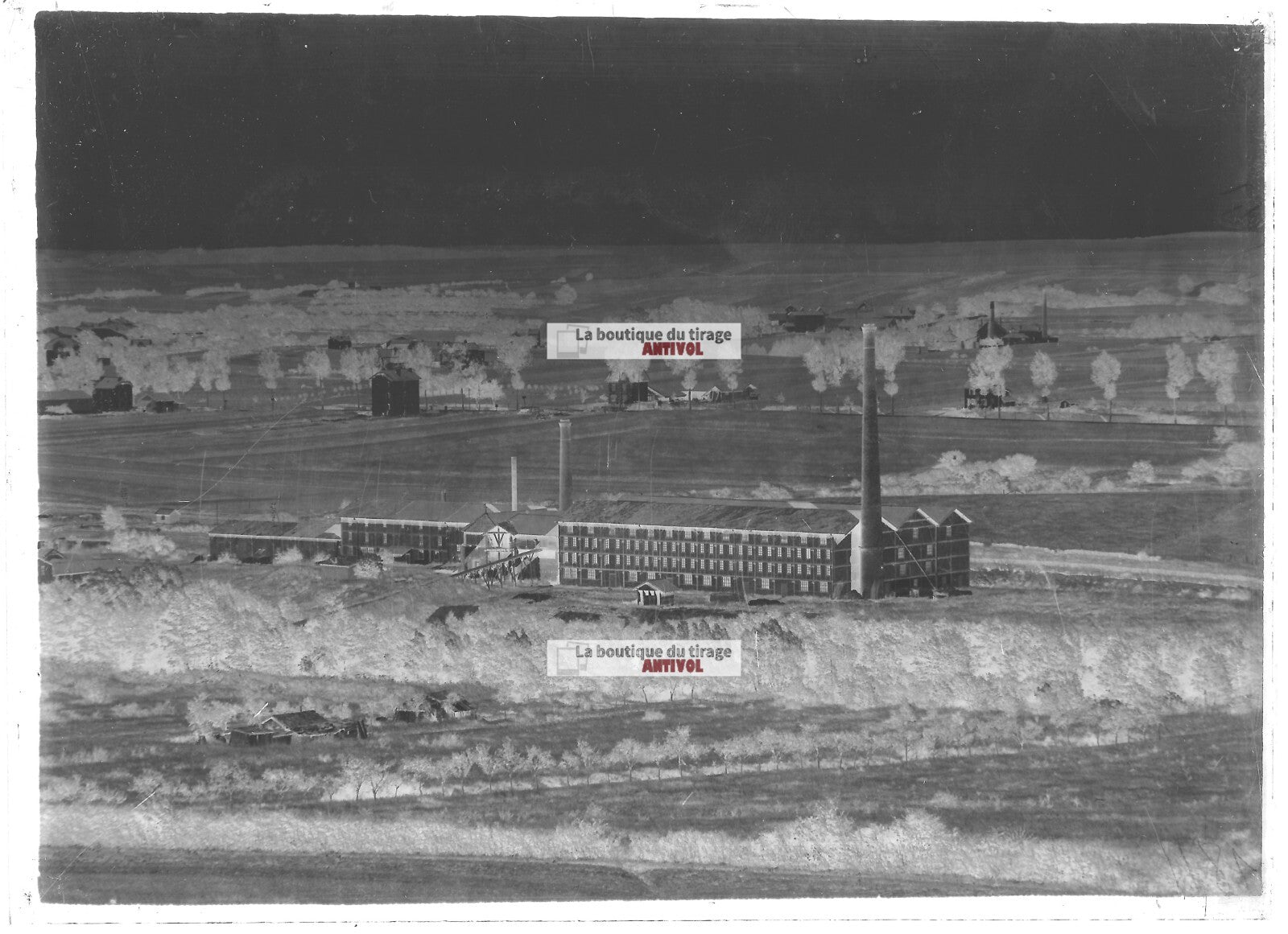 Plaque verre photo ancienne négatif noir et blanc 13x18 cm tuilerie vers Vittel