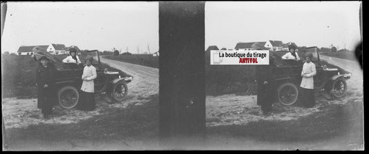 Famille, voiture, Plaque verre stéréoscopie, négatif noir & blanc 4,5x10,7 cm