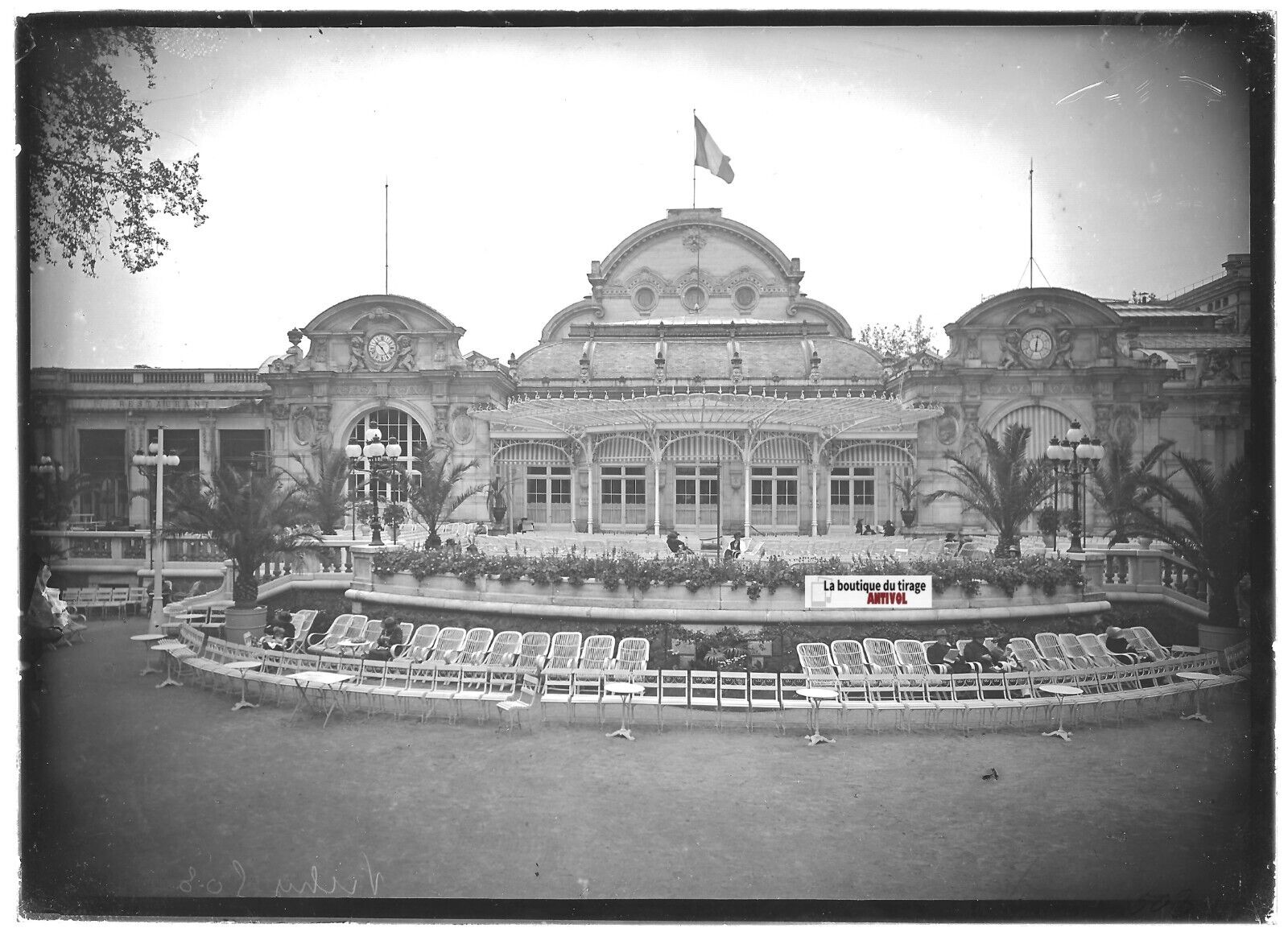 Plaque verre photo ancienne positif noir et blanc 13x18 cm Vichy Casino France