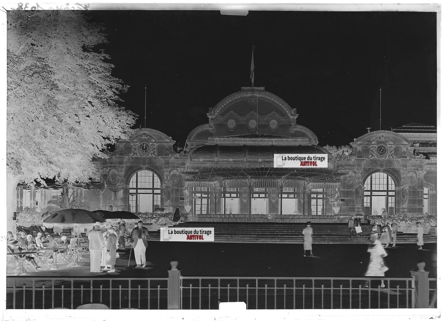 Plaque verre photo ancienne négatif noir et blanc 13x18 cm casino de Vichy