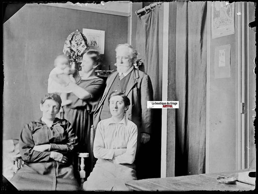 Famille, France, Plaque verre photo ancienne, négatif noir & blanc 9x12 cm