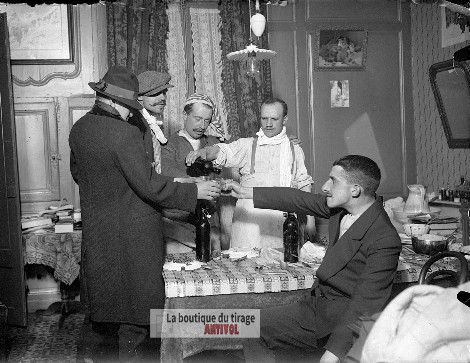 Dernier dîner, soldats, Paris, plaque verre, photo ancienne, négatif 9x12 cm