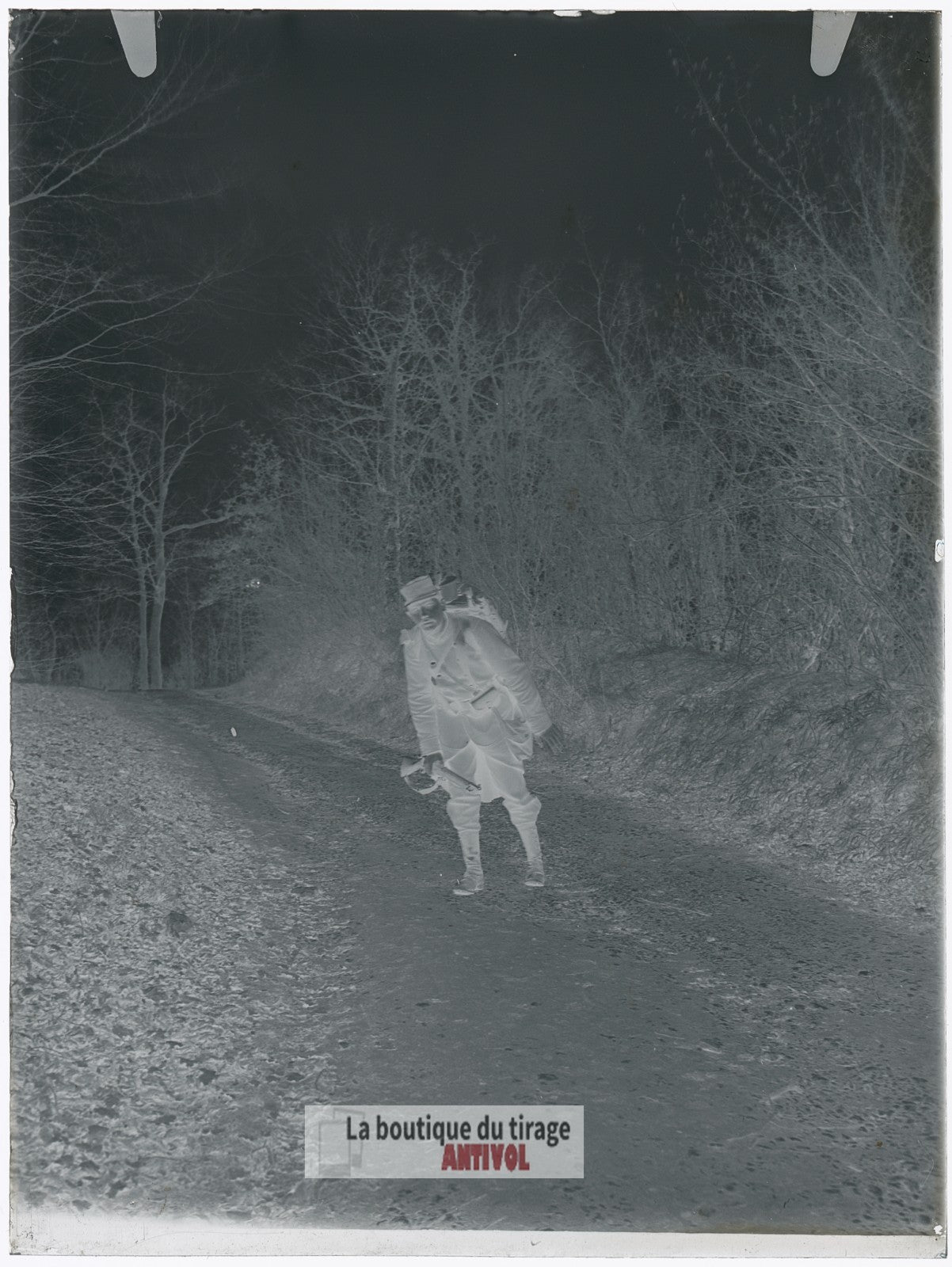 Tirailleur en marche, soldat, plaque verre, photo ancienne, négatif 9x12 cm