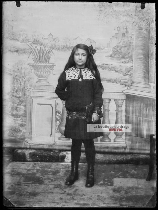 Plaque verre photo ancienne négatif noir et blanc 9x12 cm jeune fille France