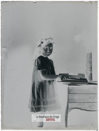 Jeune fille, enfant, personnage, plaque verre, photo ancienne, négatif 9x12 cm