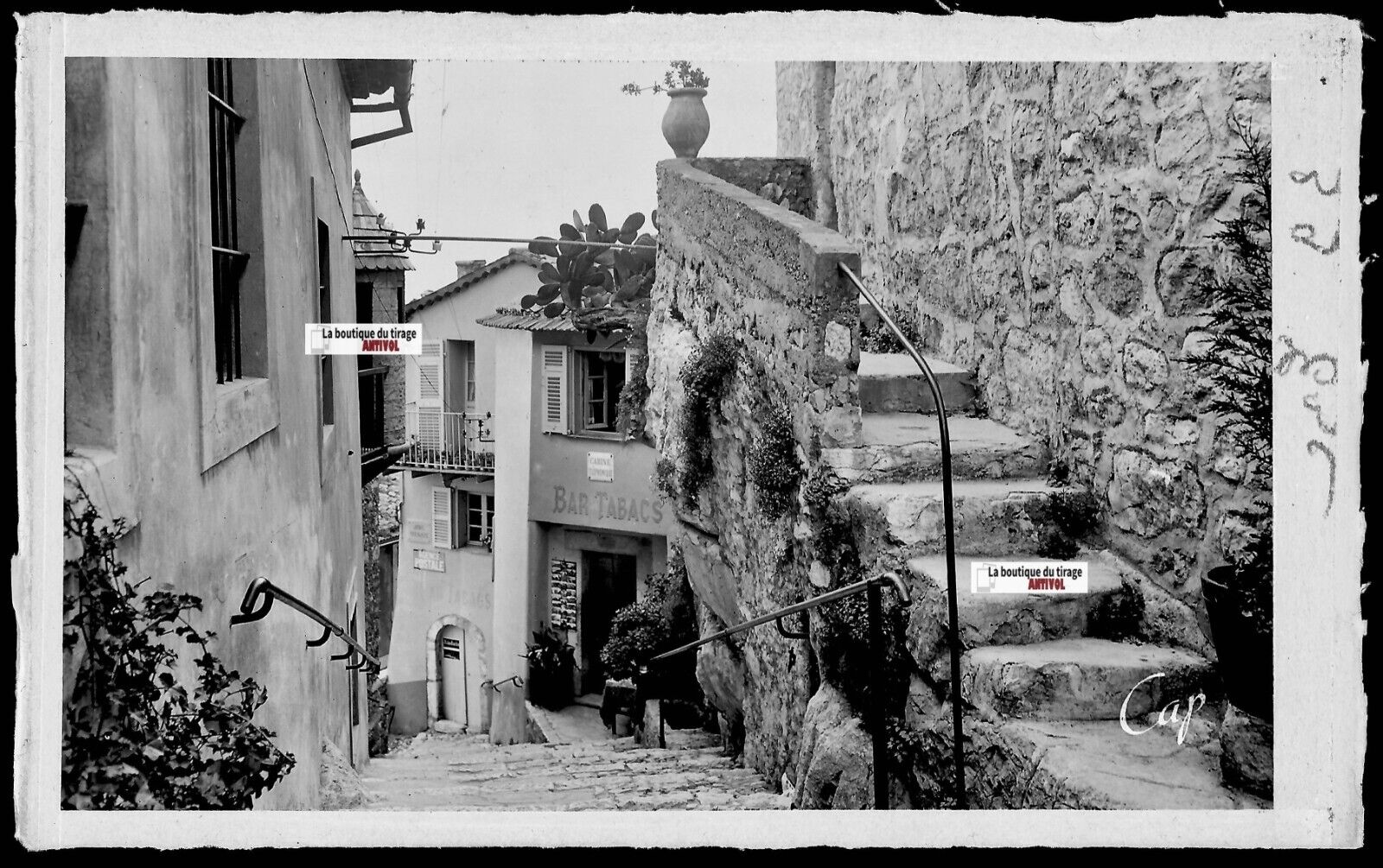 Plaque verre photo ancienne négatif noir & blanc 9x14 cm, Èze, Bar Tabac France