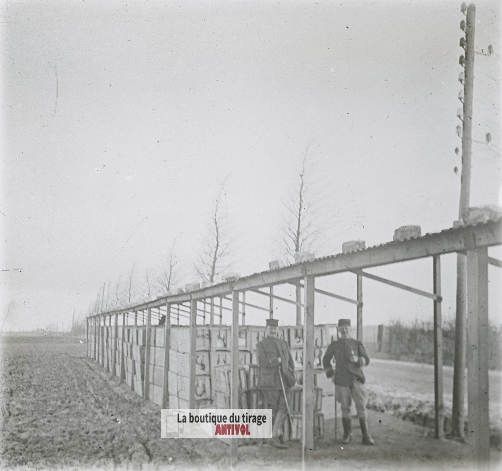 Abri de stockage, guerre WW1, plaque verre photo ancienne stéréo 6x13 cm