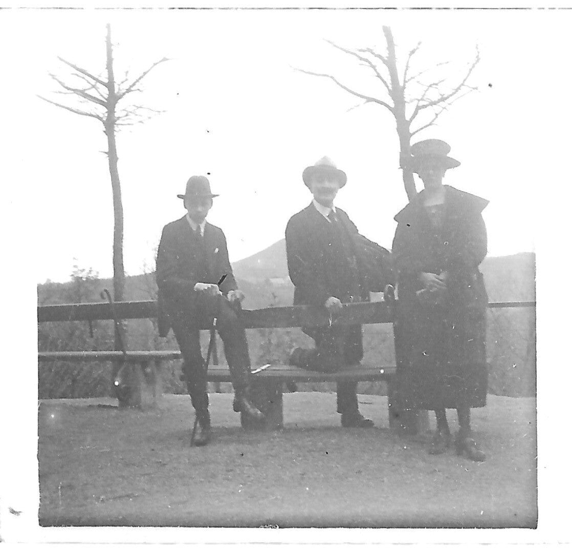 Personnages, Plaque verre photo stéréoscopique, positif noir & blanc 4,5x10,7 cm