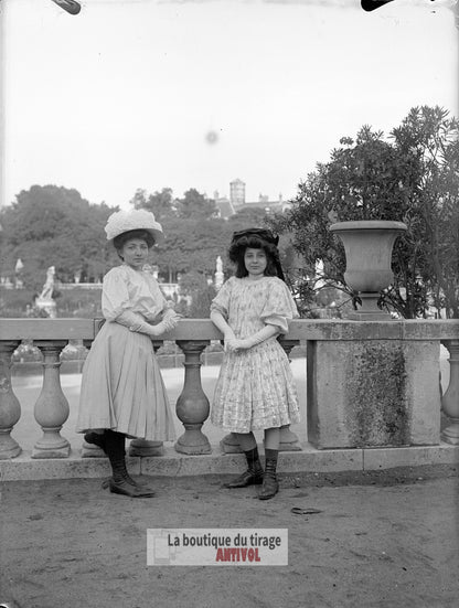 Dames robe, Jardin Luxembourg, plaque de verre, photo ancienne, négatif 9x12 cm