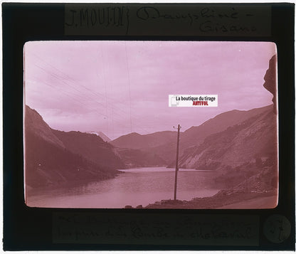 Lac du Chambon, photo J. Moulin, plaque verre, couleur, positif 8,5x10 cm