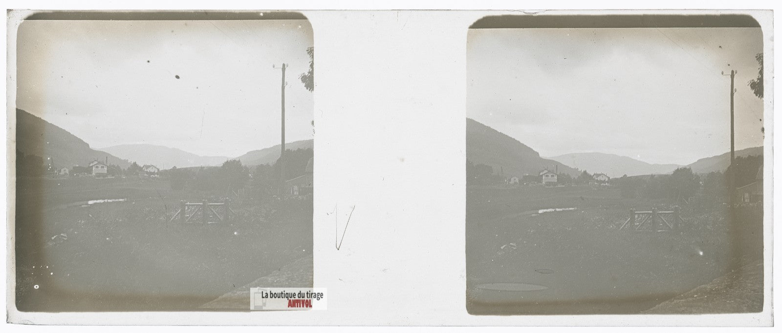 Village de vallée vosgienne, plaque verre stéréo, photo ancienne 4,5x10,7 cm