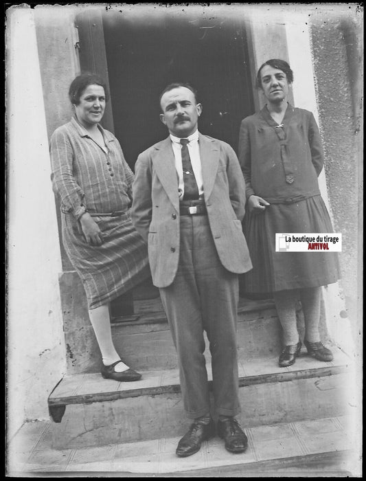 Personnages, France, Plaque verre photo ancienne, négatif noir & blanc 9x12 cm