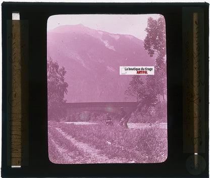 Pont Saint-Guillerme, photo J. Moulin, plaque verre, couleur, positif 8,5x10 cm