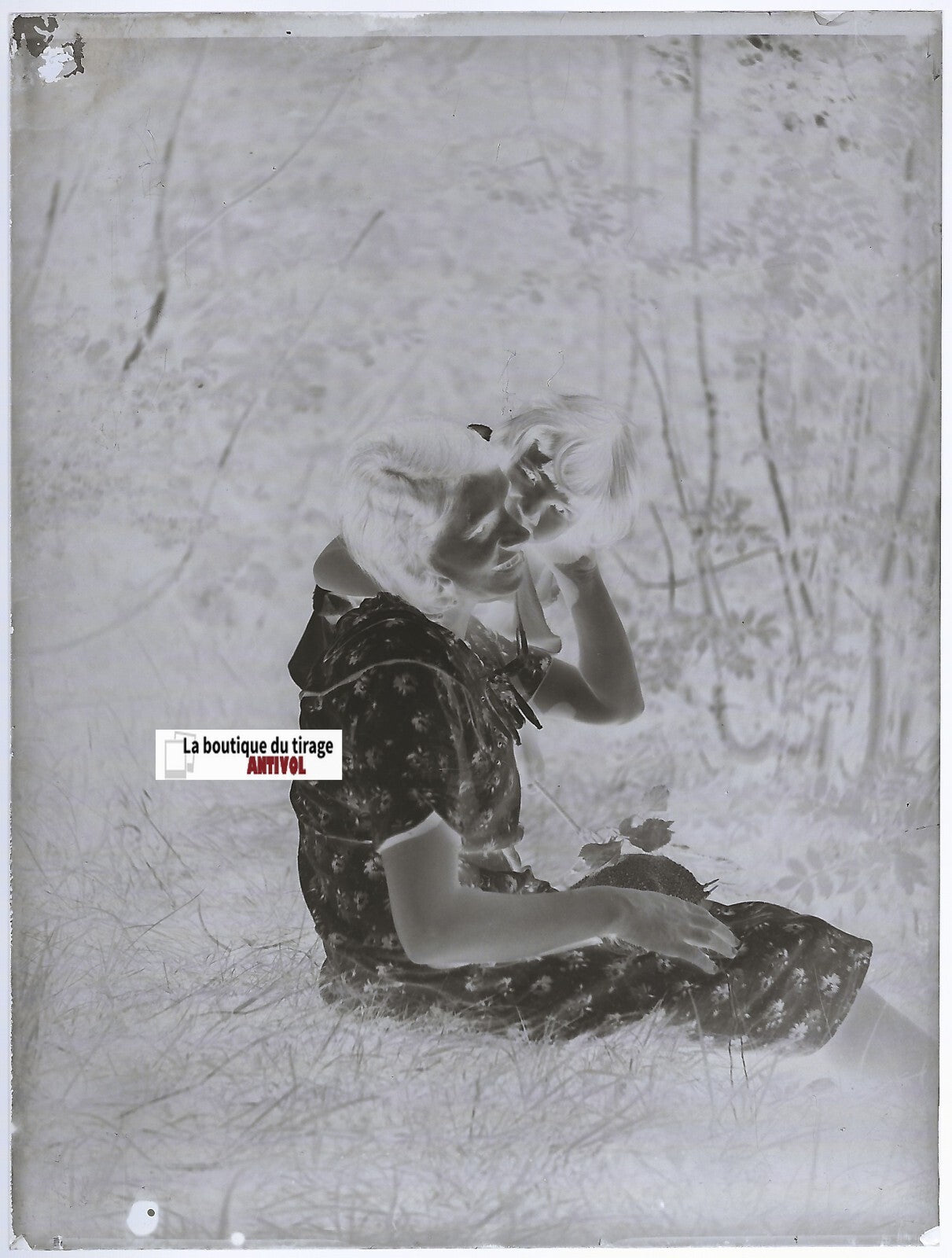 Maman fille, France, Plaque verre photo ancienne, négatif noir & blanc 9x12 cm