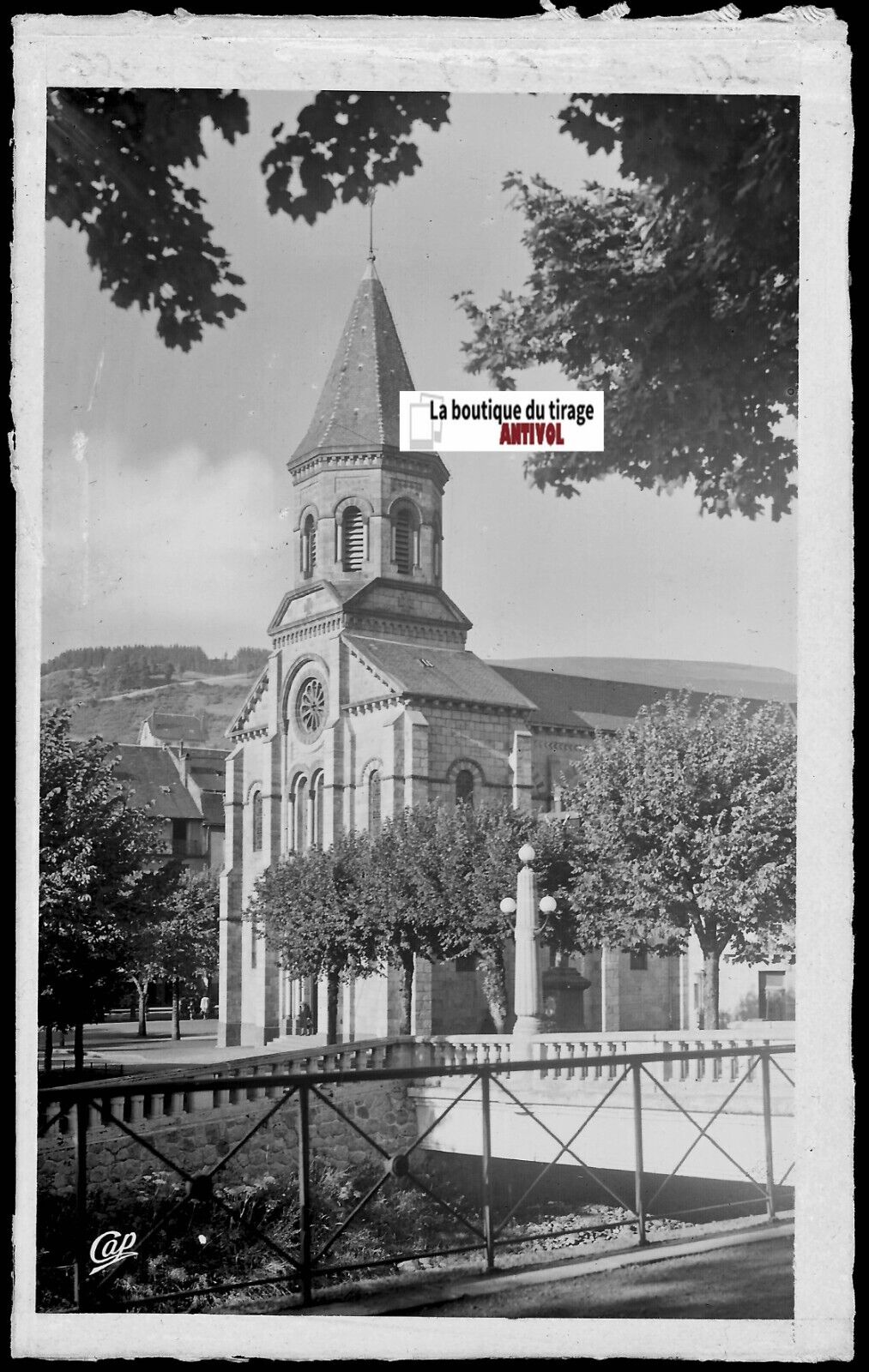 Plaque verre photo ancienne négatif noir & blanc 9x14 cm, La Bourboule, église