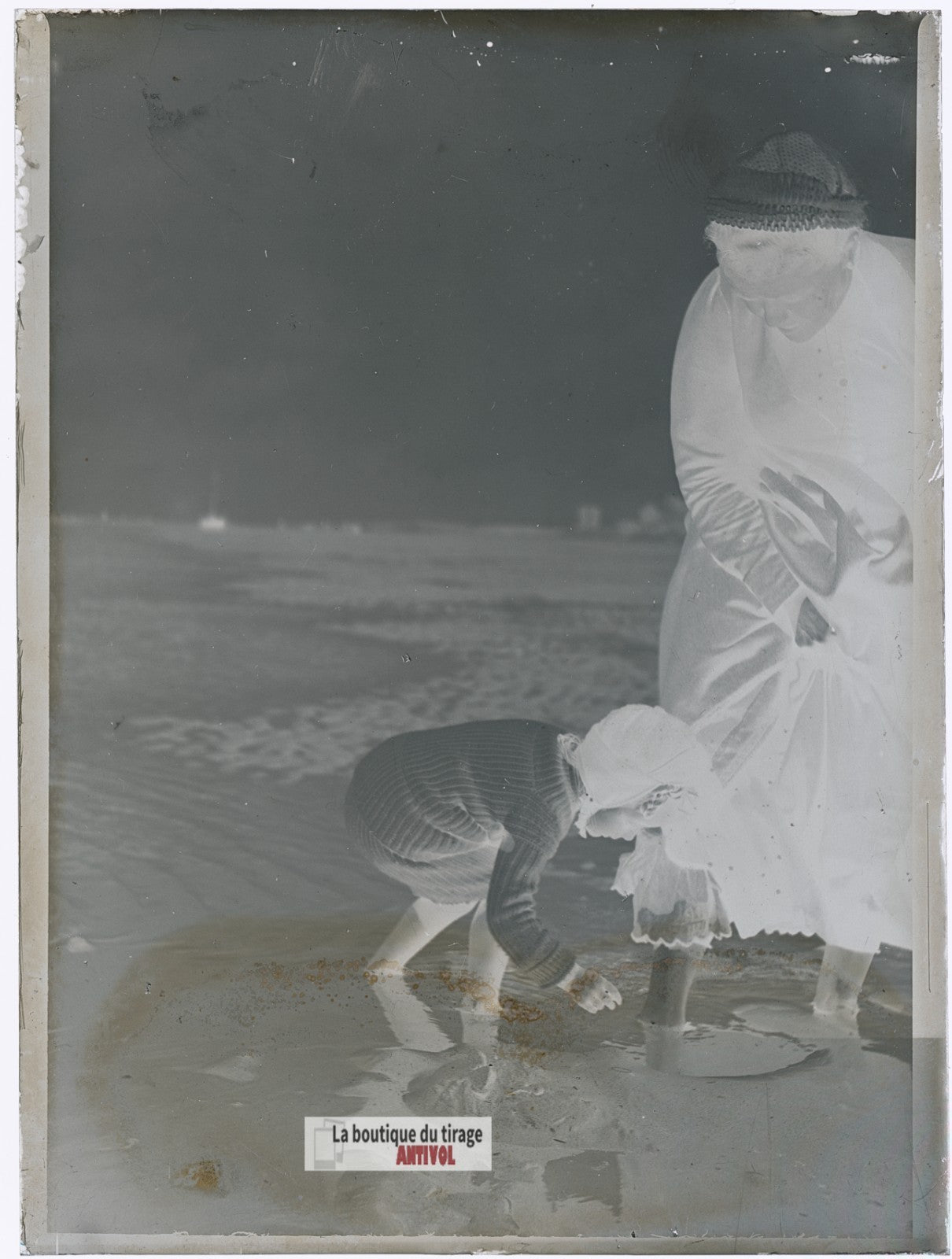 Pêche à pied, Berck-sur-Mer, plaque verre photo ancienne, négatif 9x12 cm