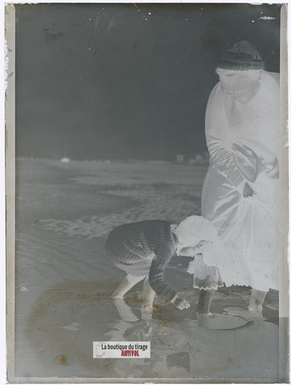 Pêche à pied, Berck-sur-Mer, plaque verre photo ancienne, négatif 9x12 cm