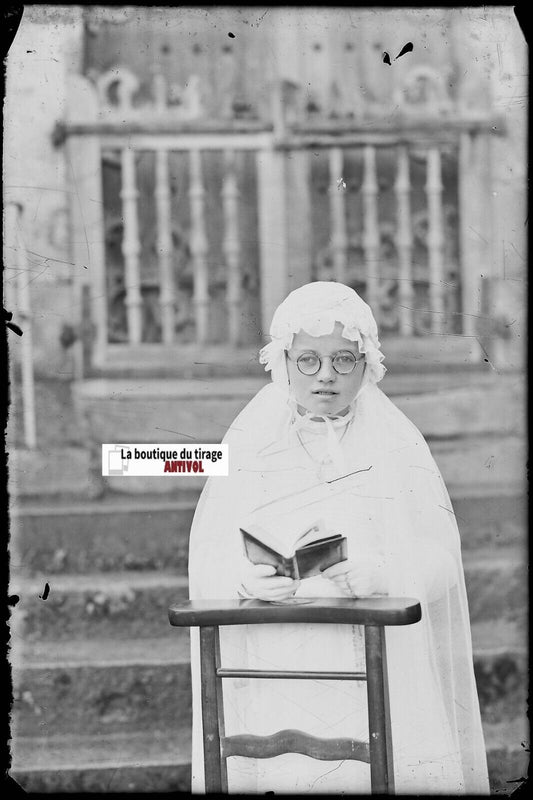 Communion, fille, Plaque verre photo, négatif noir & blanc 10x15 cm France