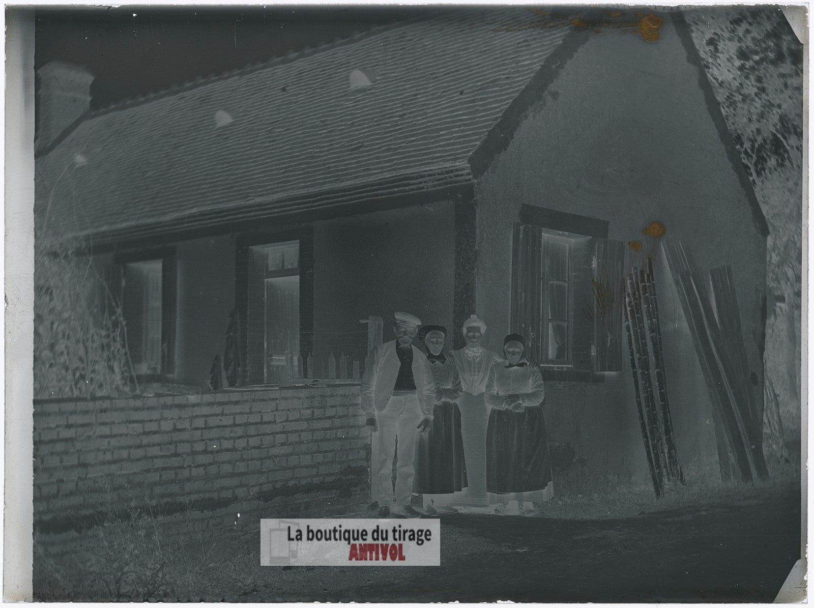 Maison de campagne, famille, plaque verre, photo ancienne, négatif 9x12 cm