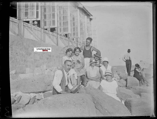 Mer, plage, famille, Plaque verre photo ancienne, négatif noir & blanc 9x12 cm