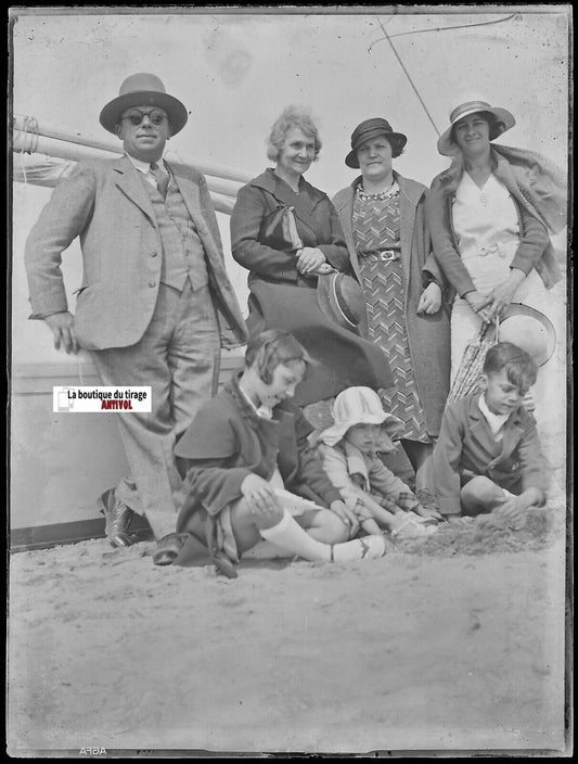 Famille, bateau, Plaque verre photo ancienne, négatif noir & blanc 9x12 cm