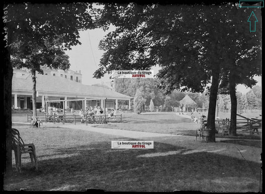 Plaque verre photo ancienne négatif noir et blanc 13x18 cm parc jardin Vichy