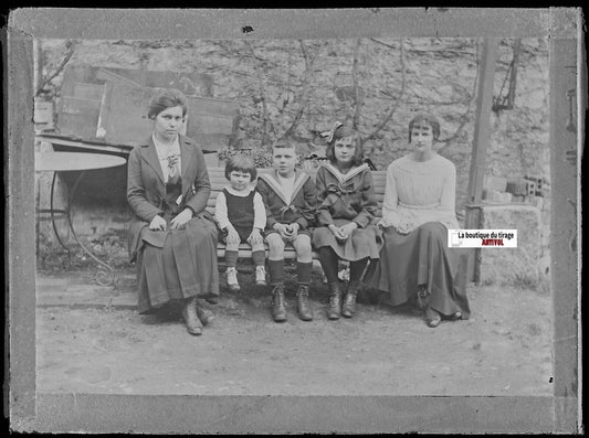 Famille, enfants, Plaque verre photo ancienne, négatif noir & blanc 9x12 cm