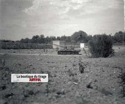 Camp du Ruchard, char, plaque verre, photo ancienne, négatif N&B 6x13 cm