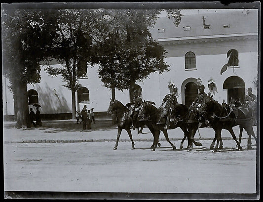 Plaque verre photo ancienne négatif noir et blanc 4x6 cm chevaux garde vintage 