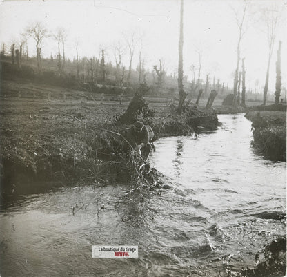 Pêcheur, ruisseau, paysage, plaque verre stéréo, photo ancienne 4,5x10,7 cm