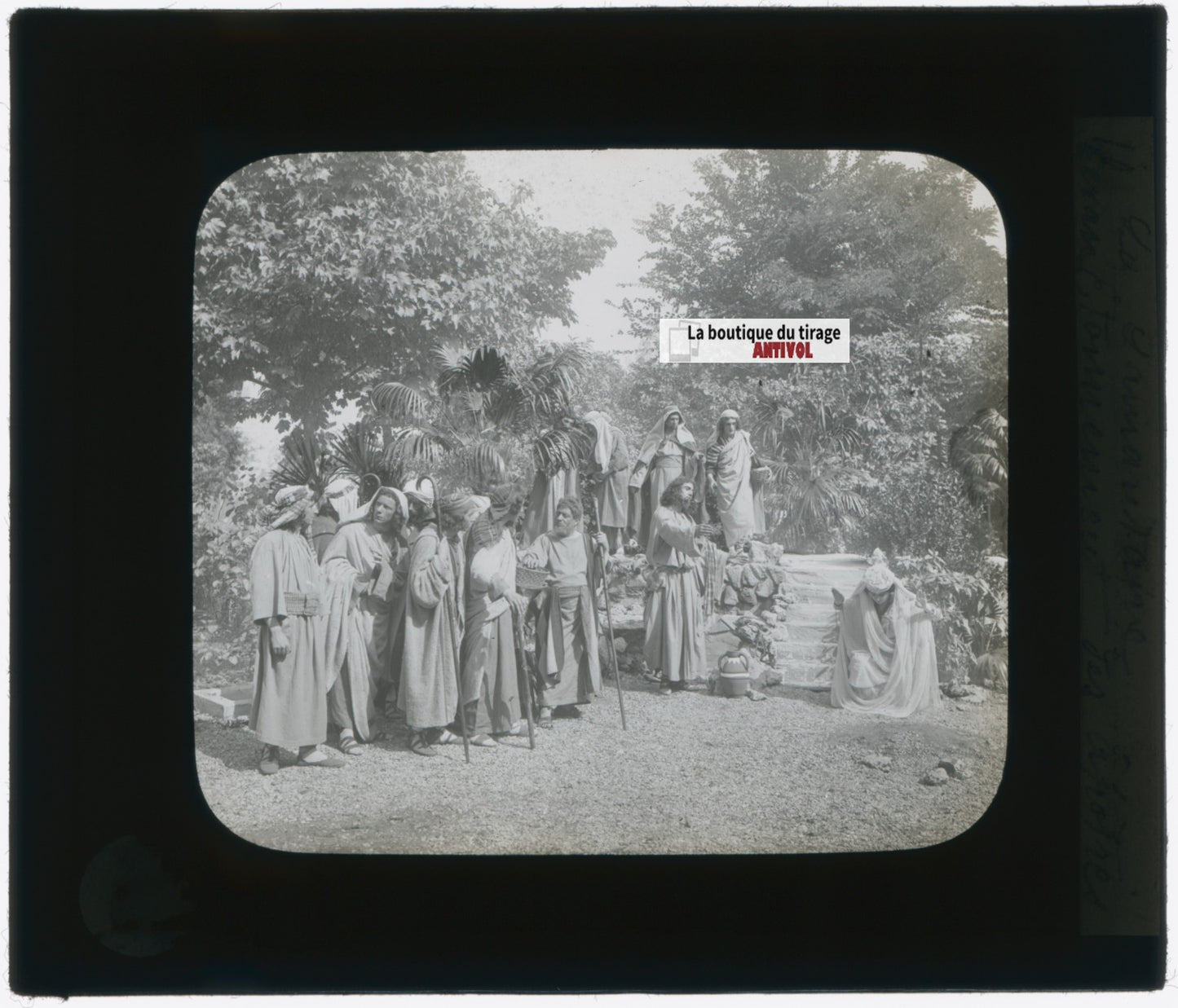 Samaritaine au puits, photo plaque verre, noir & blanc, positif 8,5x10 cm