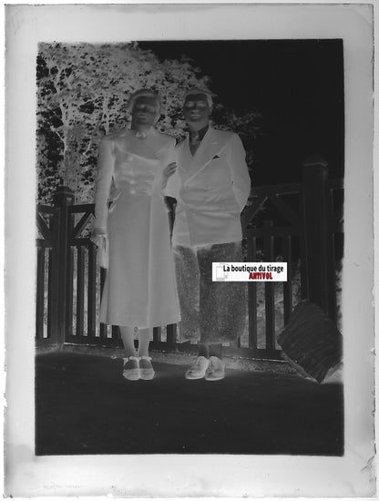 Amour, couple, France, Plaque verre photo ancienne, négatif noir & blanc 9x12 cm