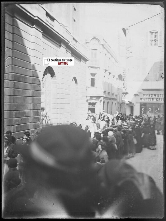 Manifestation, France, Plaque verre photo ancienne, négatif noir & blanc 9x12 cm