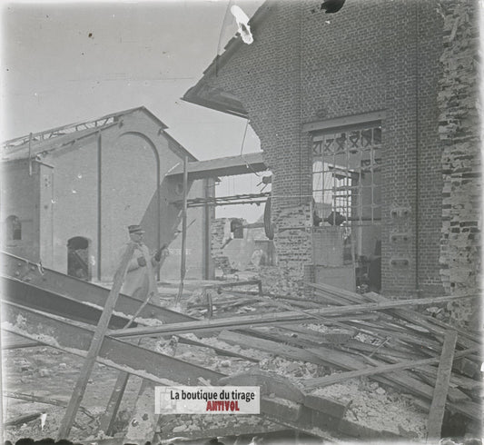 Usine bombardée, officier WW1, plaque verre photo ancienne stéréo 6x13 cm