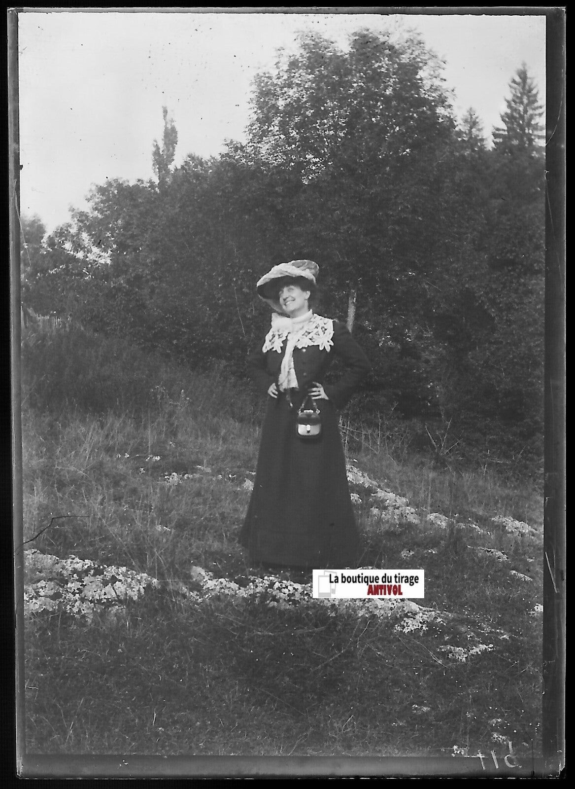 Femme, robe élégante, Plaque verre photo, négatif ancien noir & blanc 6x9 cm